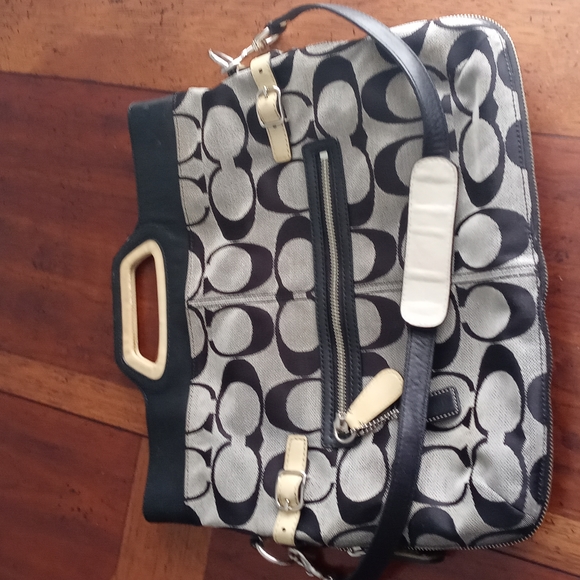 Coach Handbags - Coach purse